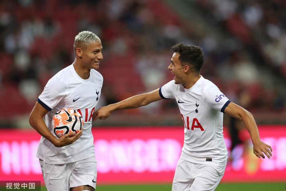  热刺新援理查利森爆发，帽子戏法助队屠狼  