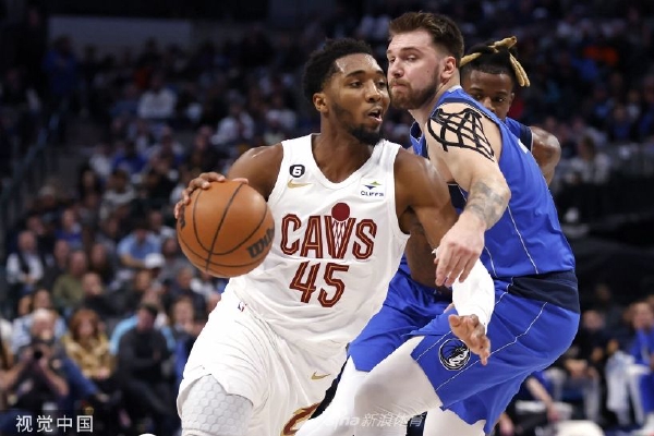  米切尔40分，骑士加时胜马刺  