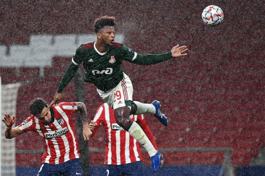  门兴格拉德巴赫爆冷门，客场逼平传统豪门显韧性